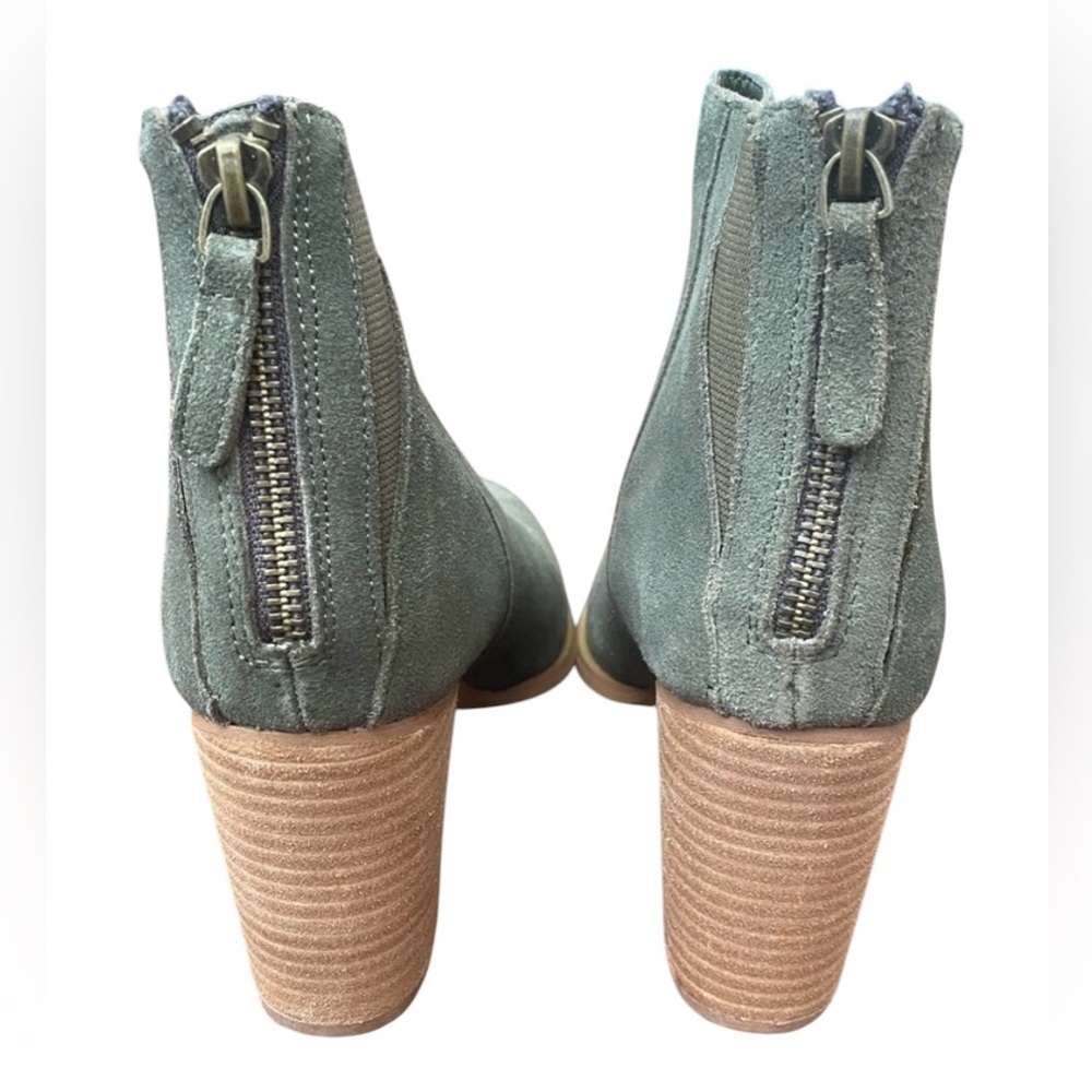 brand new urban outfitters short suede boots in moss - Picture 3 of 4